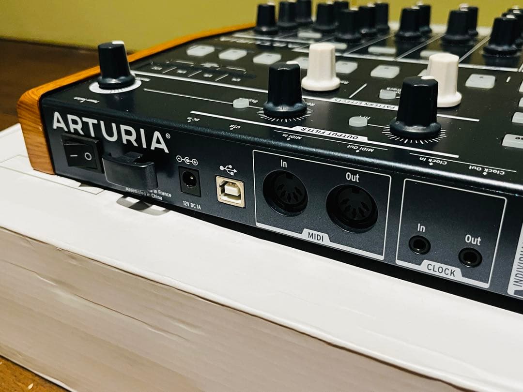 ARTURIA DRUMBRUTE 販売完了品 VOXケーブル付き