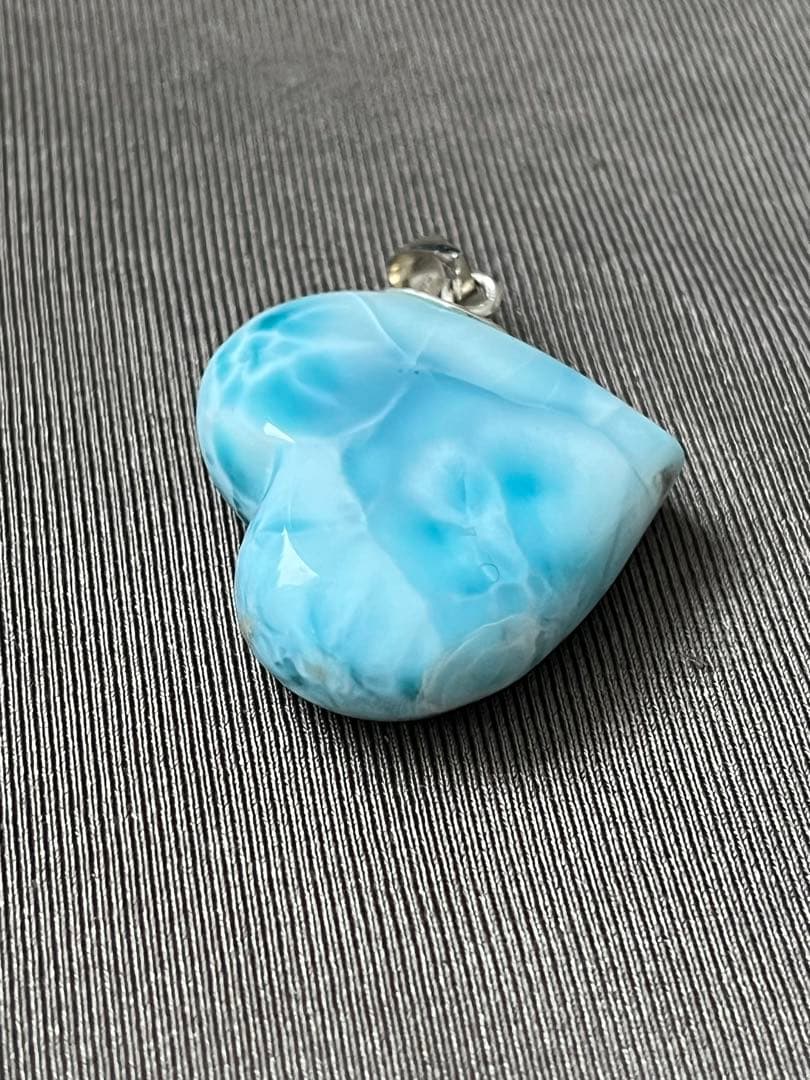 天然石☆高品質！ラリマー横向きハート型ペンダントップ☆両面模様が美しい！