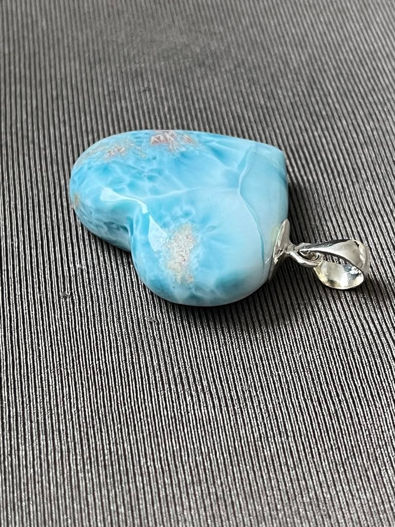 天然石☆高品質！ラリマー横向きハート型ペンダントップ☆両面模様が美しい！