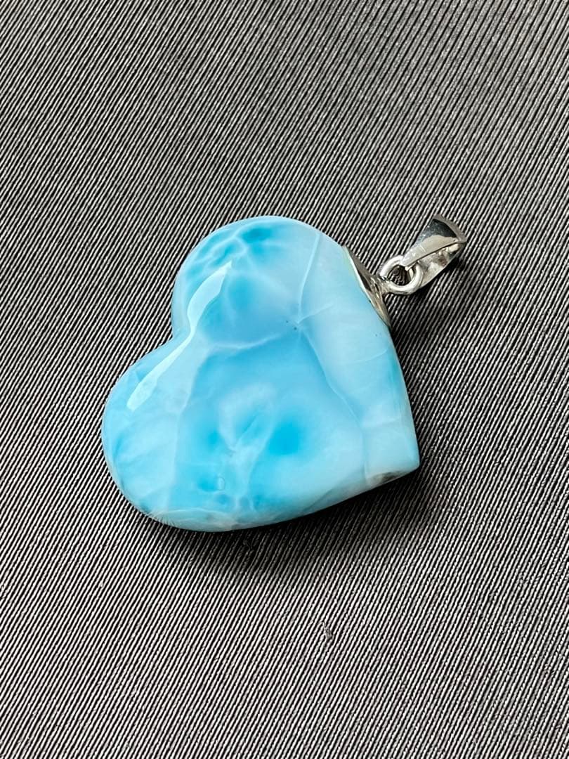 天然石☆高品質！ラリマー横向きハート型ペンダントップ☆両面模様が美しい！