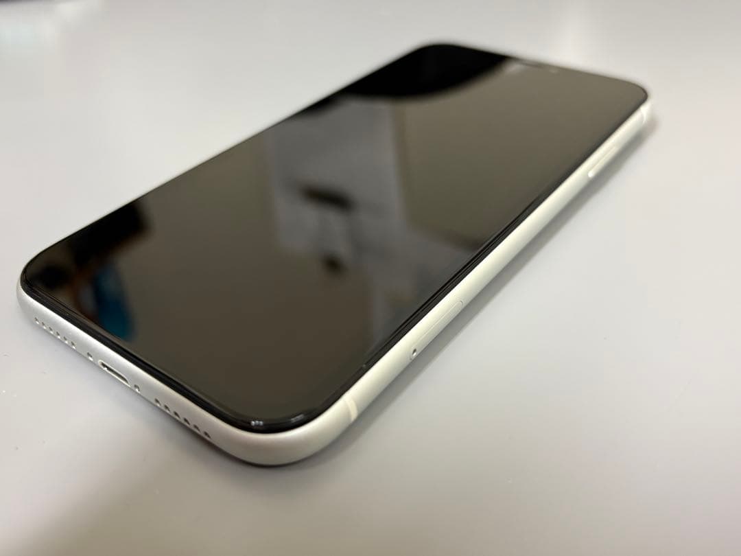 iPhoneXR 128 美品‼️フィルム２枚付‼️ 全面コーティング済‼️ 100%