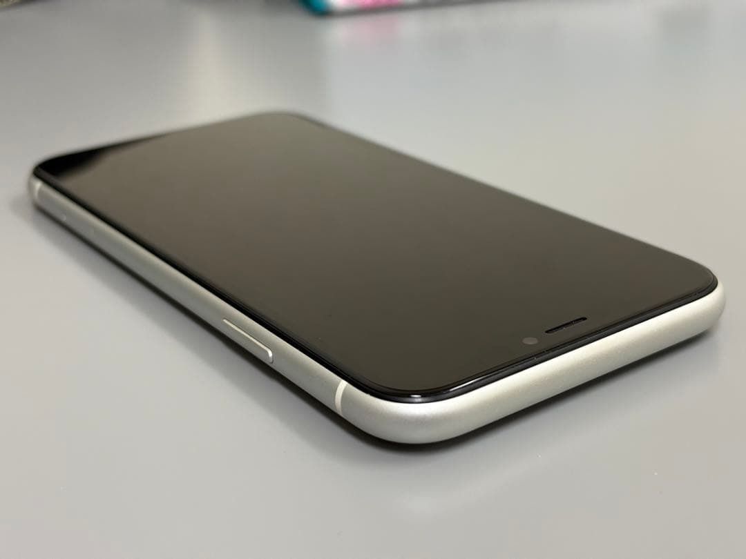 iPhoneXR 128 美品‼️フィルム２枚付‼️ 全面コーティング済‼️ 100%