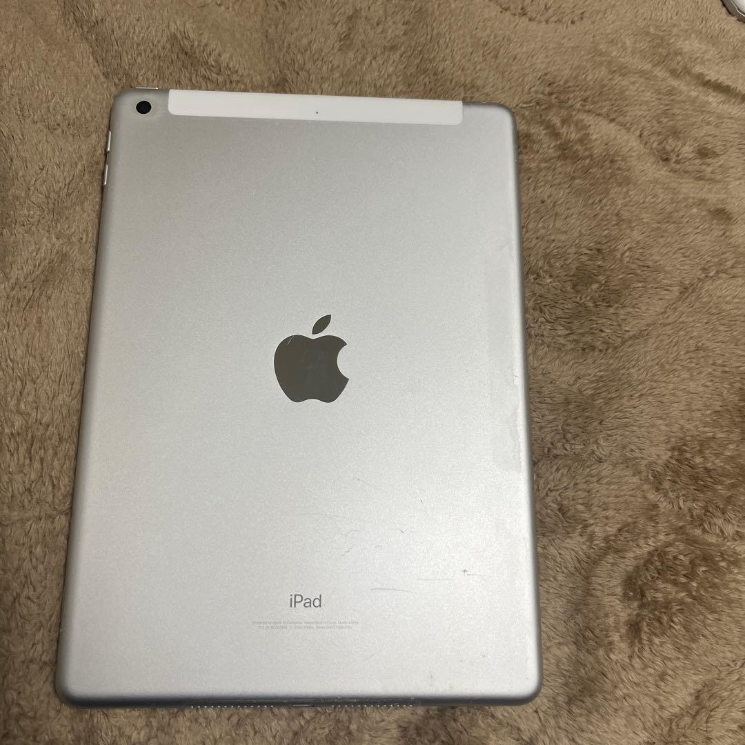 iPad第6世代32GB(本体のみ)カバー付き