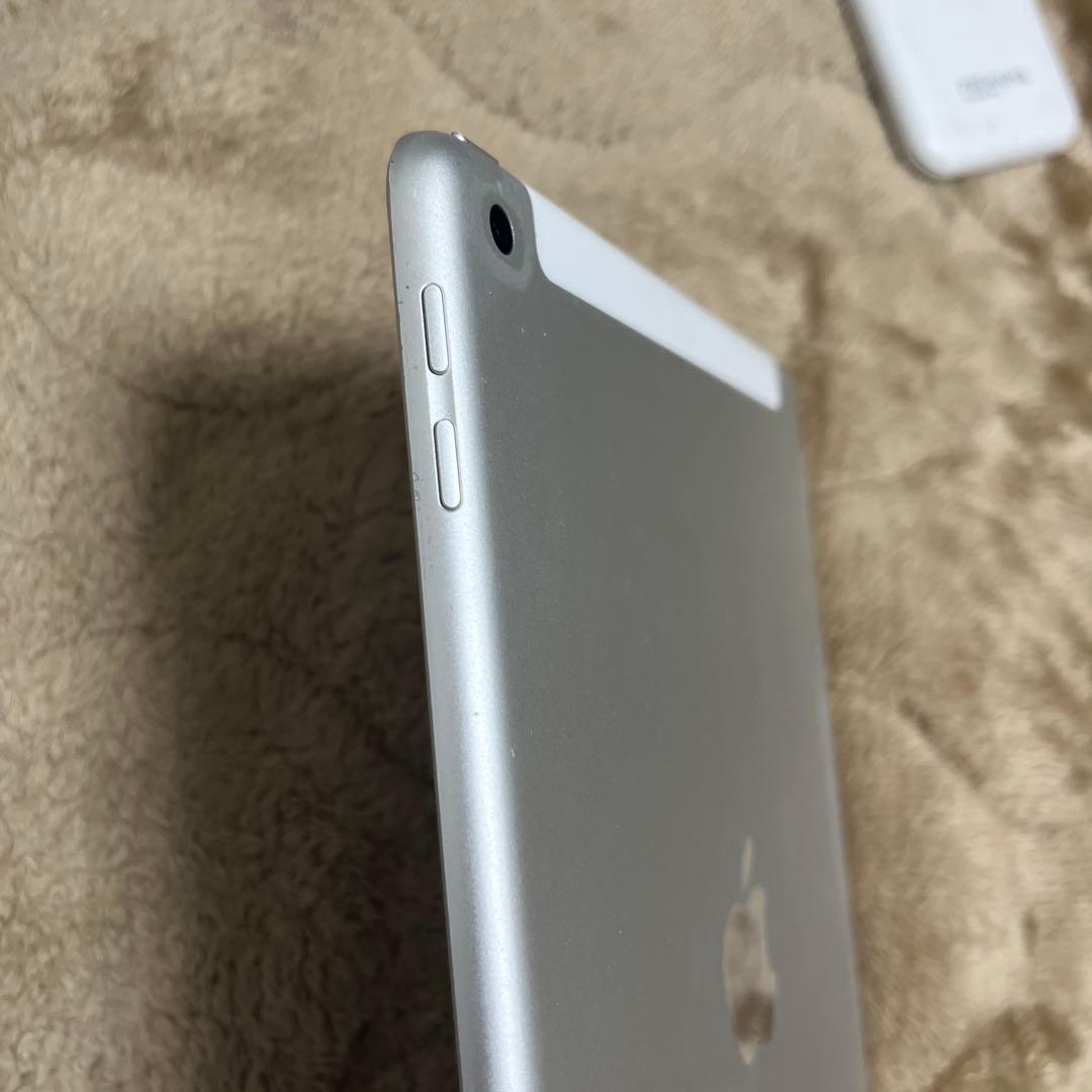 iPad第6世代32GB(本体のみ)カバー付き