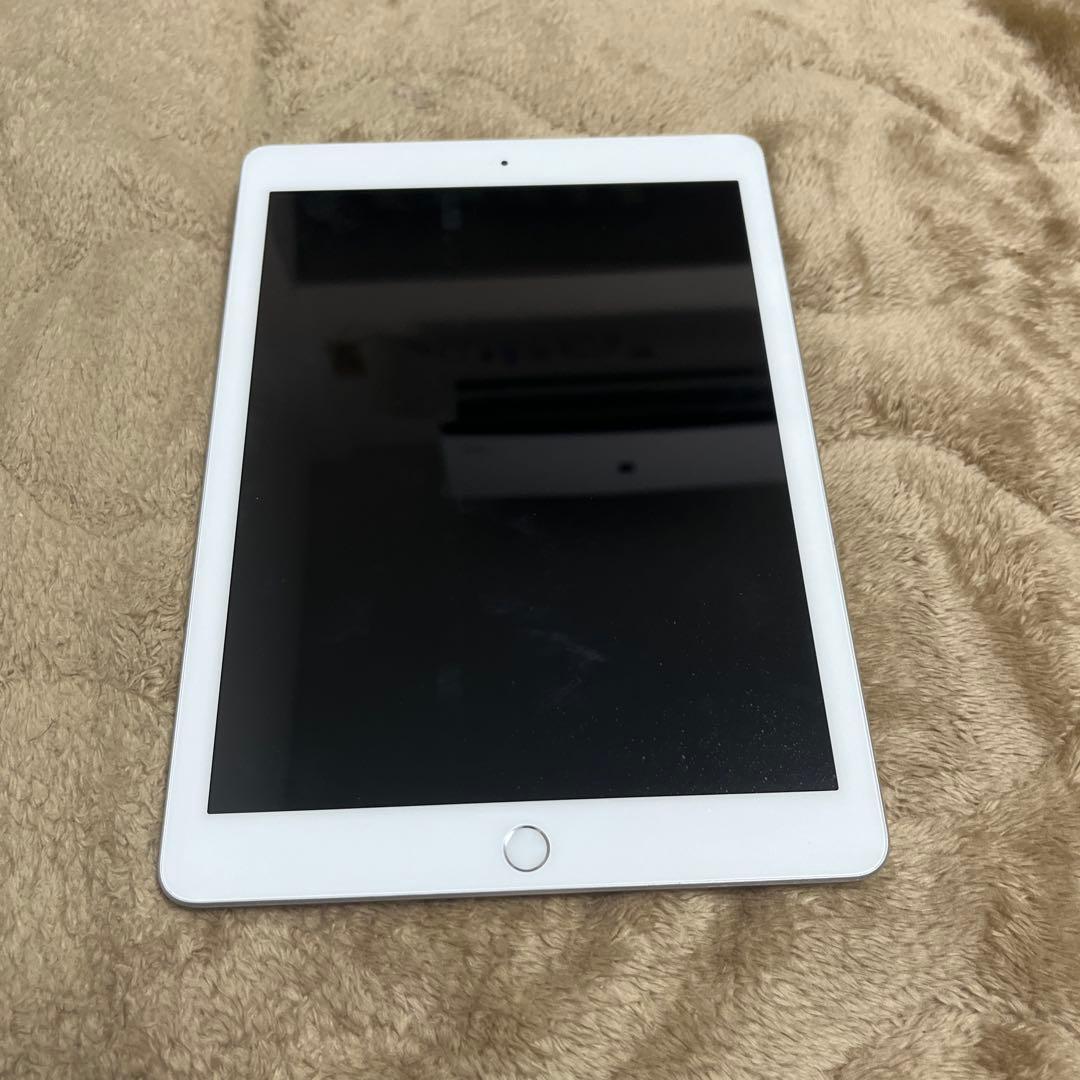 iPad第6世代32GB(本体のみ)カバー付き
