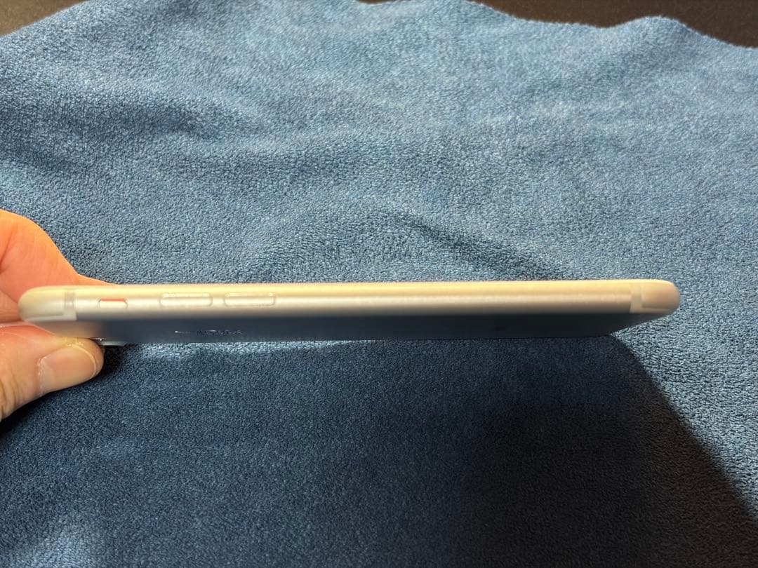 iPhone 7 32GB Silver SIMロック解除済 動作OK