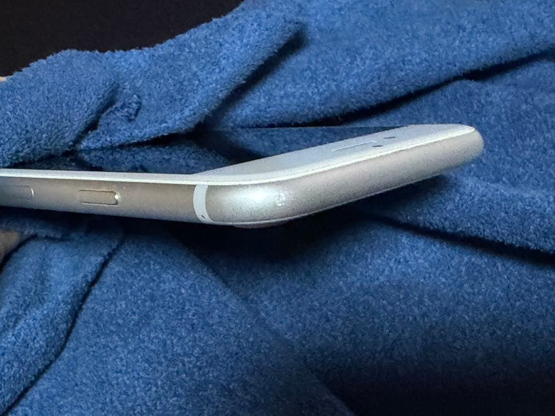 iPhone 7 32GB Silver SIMロック解除済 動作OK