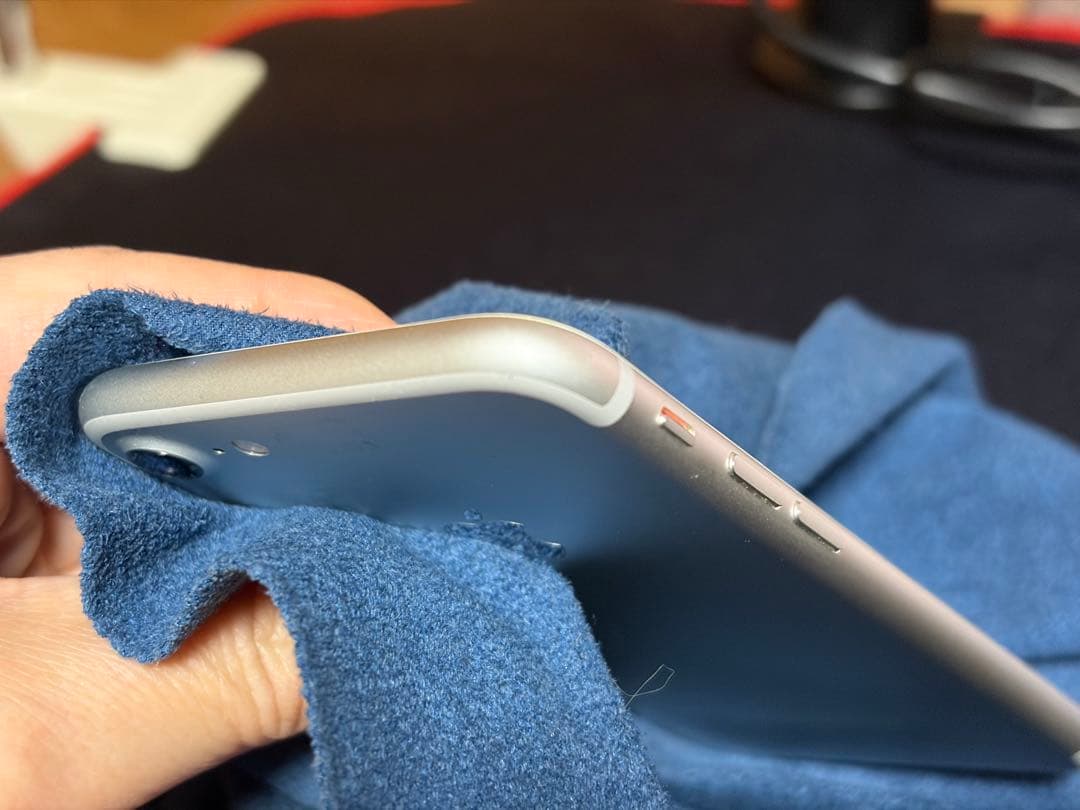 iPhone 7 32GB Silver SIMロック解除済 動作OK