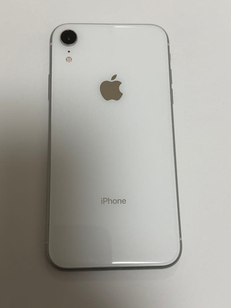 S*）様 iPhone XR ホワイト 64GB SIMフリー 深い傷あり 動作