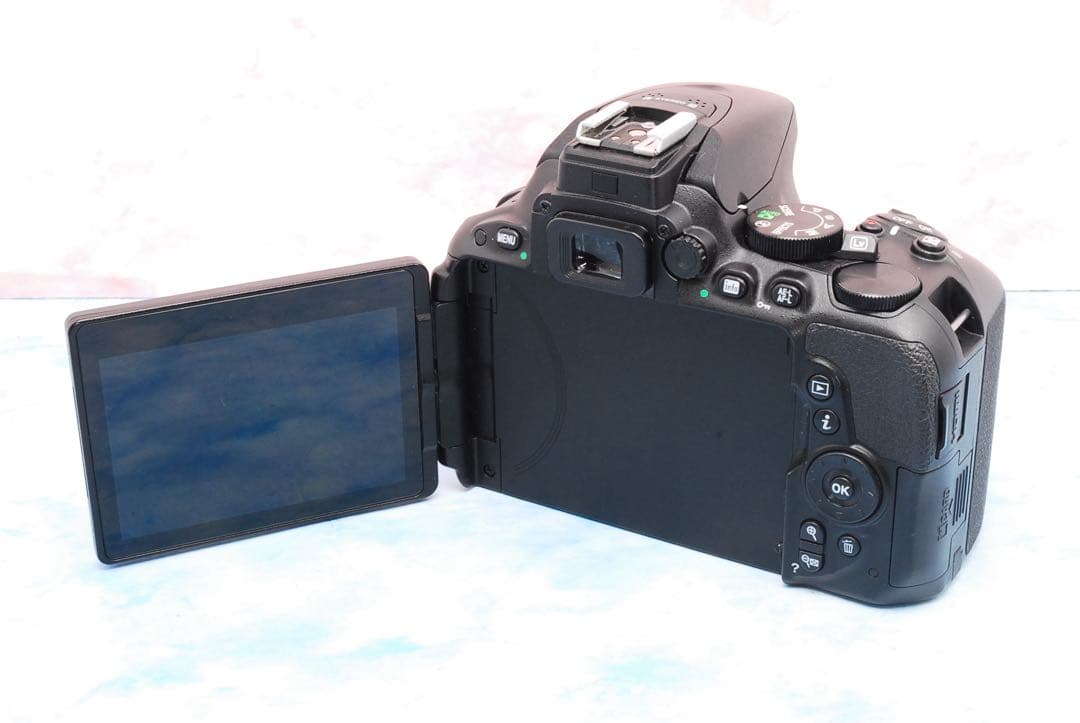 Nikon D5500★一眼レフカメラ★Wレンズ★美品＆S数少★スマホ転送