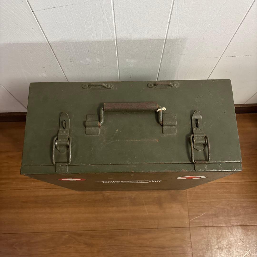 スイス軍 MEDICAL CASE メディカルキャビネット送料無料