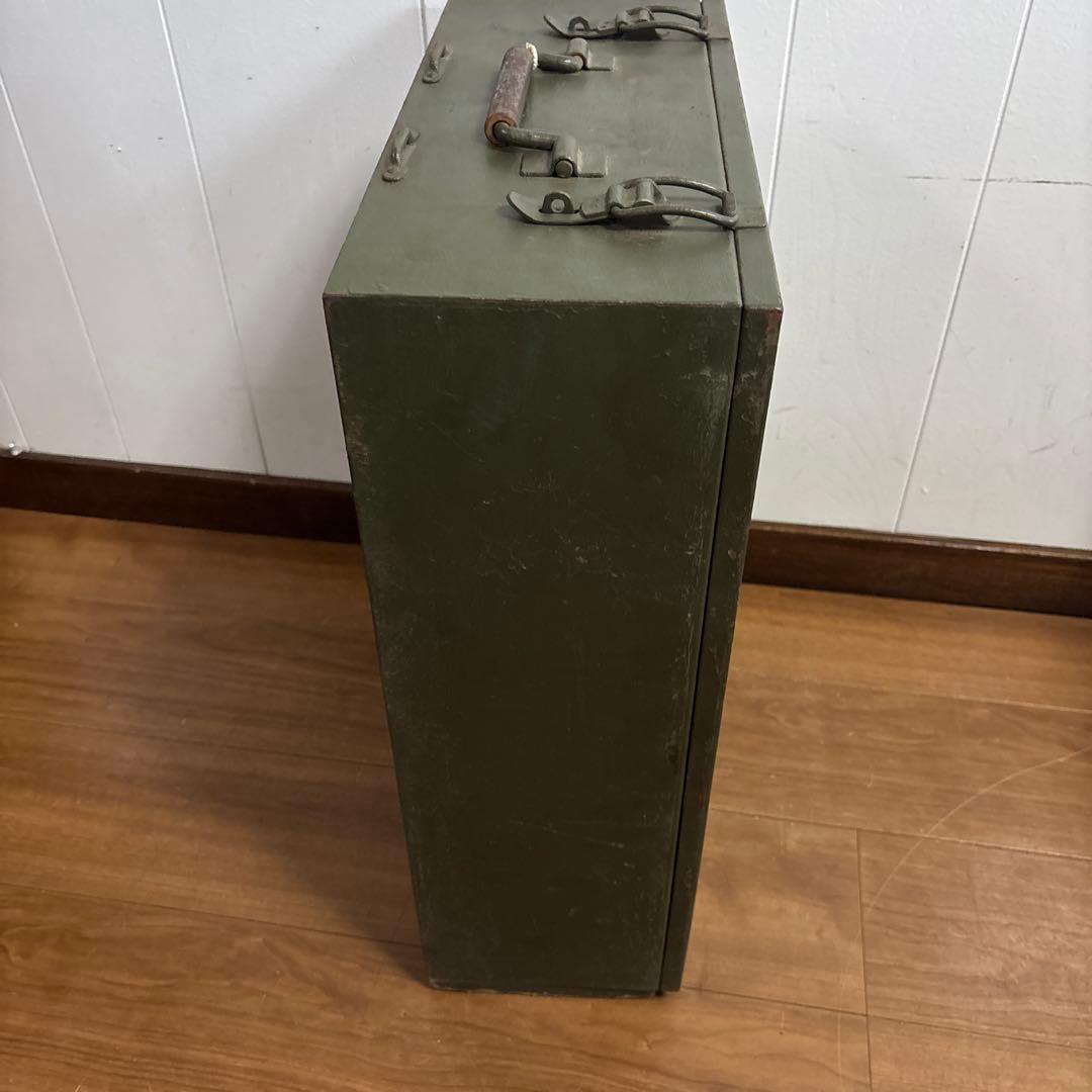 スイス軍 MEDICAL CASE メディカルキャビネット送料無料