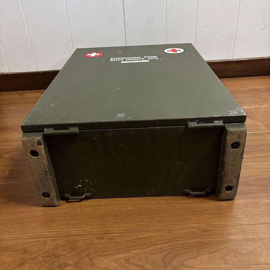 スイス軍 MEDICAL CASE メディカルキャビネット送料無料