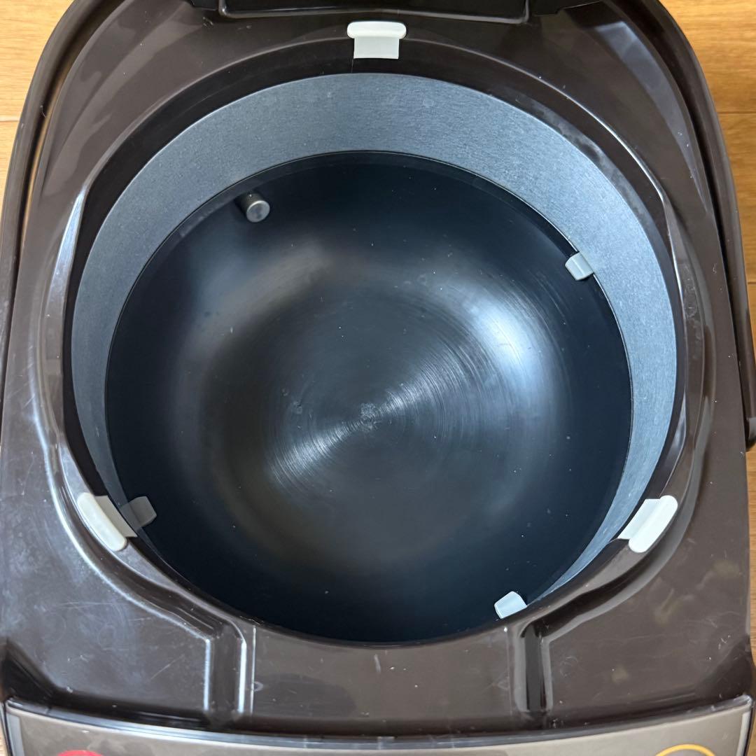 炊飯器　ZOJIRUSHI NW-VC10 2024