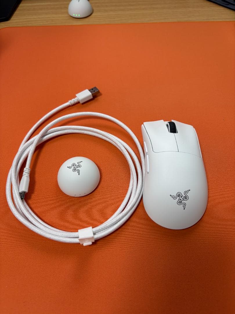 Razer DeathAdder V4 Pro ホワイト 美品 替えソール付き