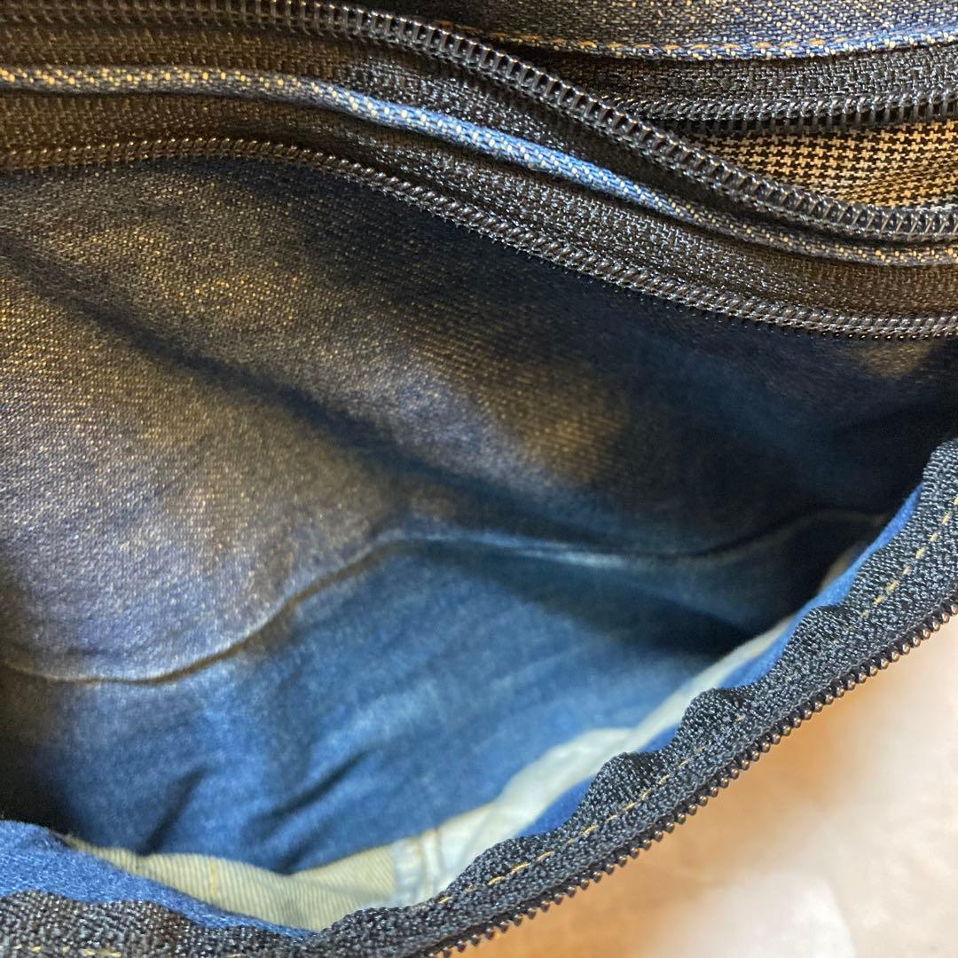 デニム リメイク　ショルダーバッグ　斜めがけ可能ダメージジーンズ　ワンショルダー