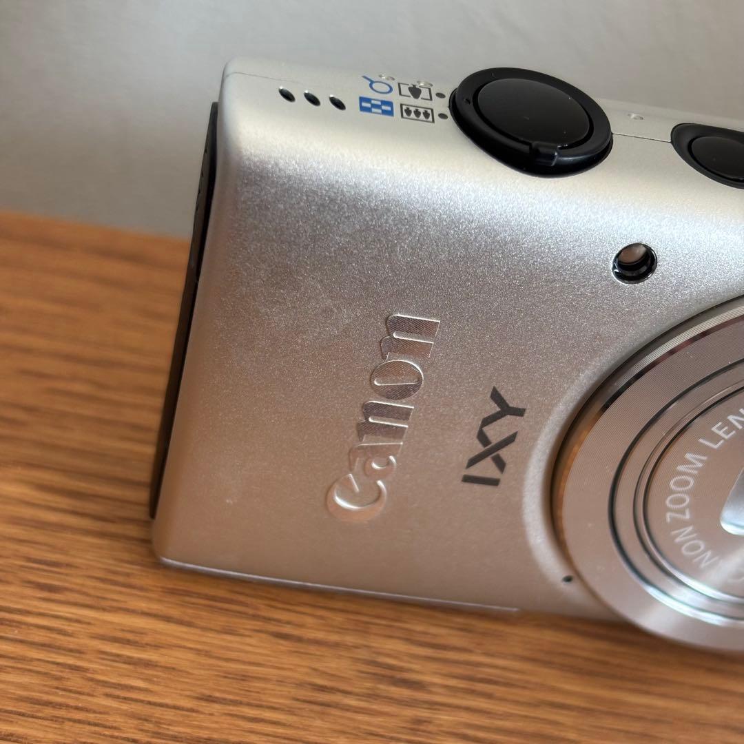 【希少】Canon IXY100F シルバー デジタルカメラ 充電器付き