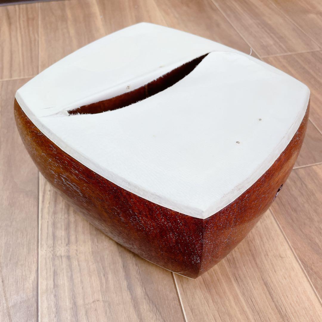 三味線 金ほぞ ２枚溝 細棹 紅木 犬皮綾杉彫　鳩胸