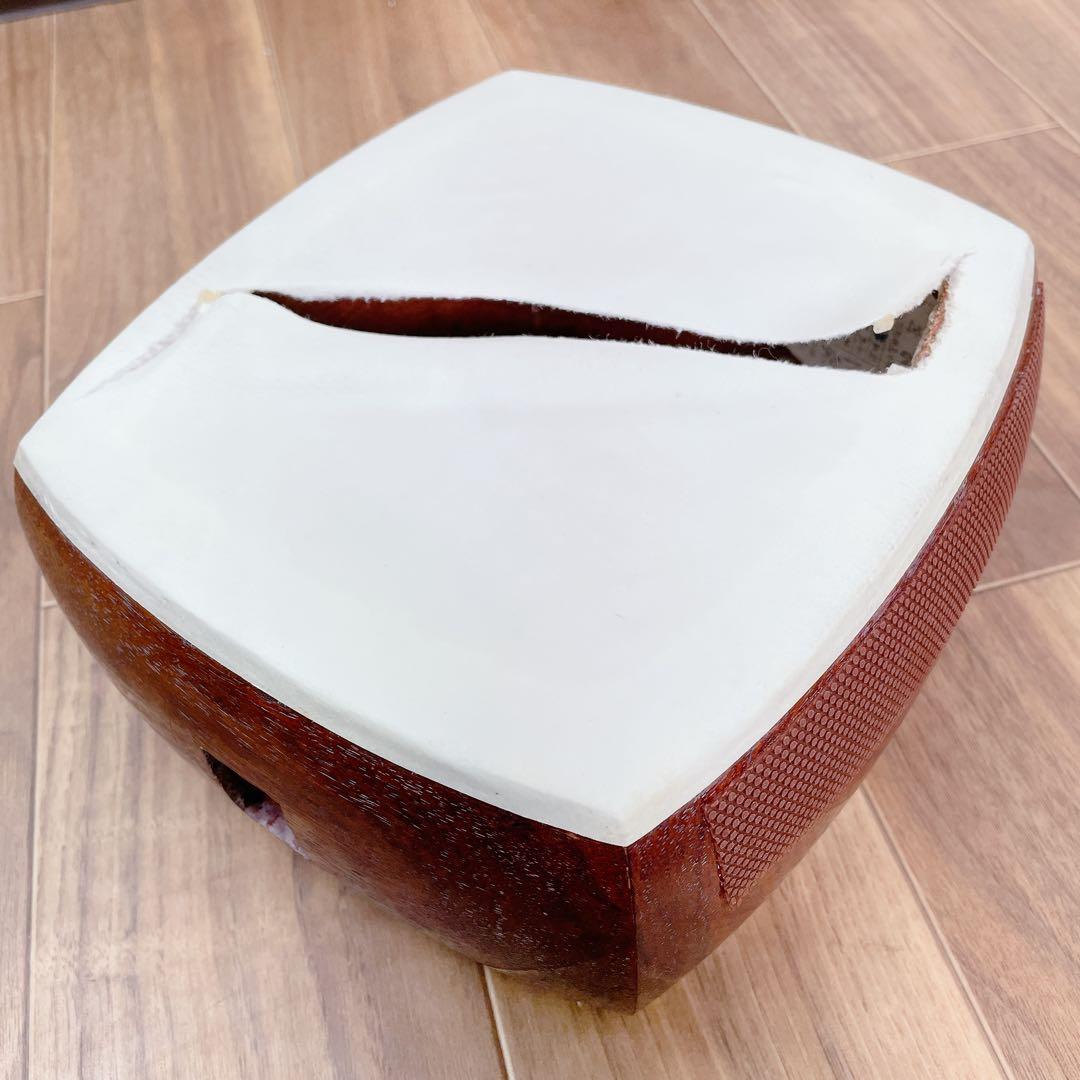 三味線 金ほぞ ２枚溝 細棹 紅木 犬皮綾杉彫　鳩胸