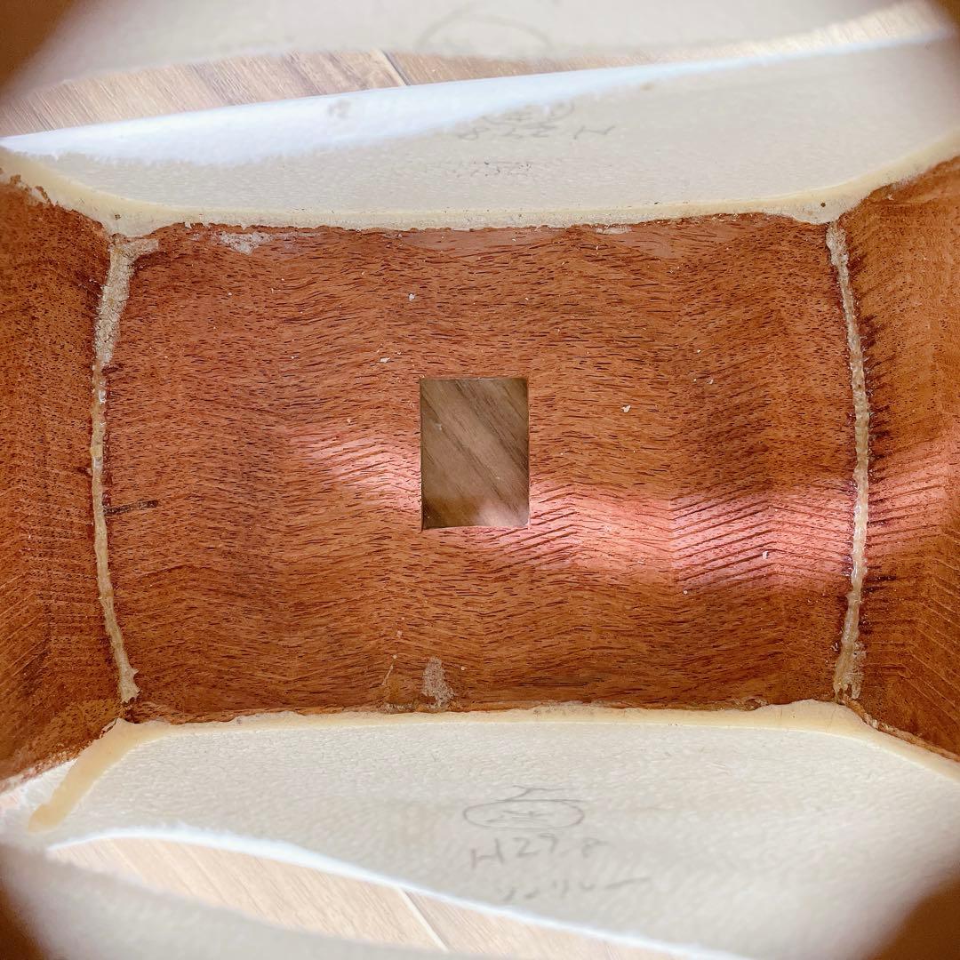 三味線 金ほぞ ２枚溝 細棹 紅木 犬皮綾杉彫　鳩胸