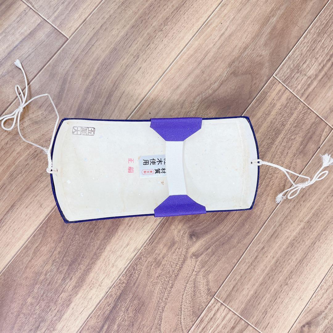 三味線 金ほぞ ２枚溝 細棹 紅木 犬皮綾杉彫　鳩胸