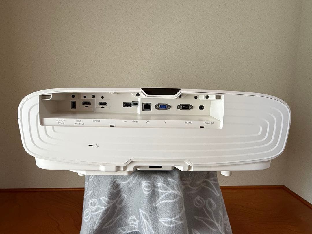 週末値下げ　エプソンEPSON プロジェクター EH-TW8300美品