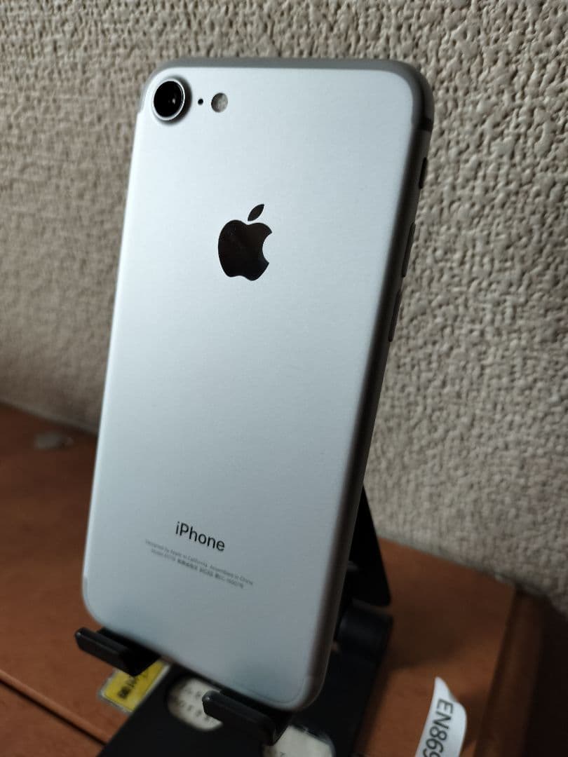 Apple iPhone 7 32GB simフリーバッテリー93%