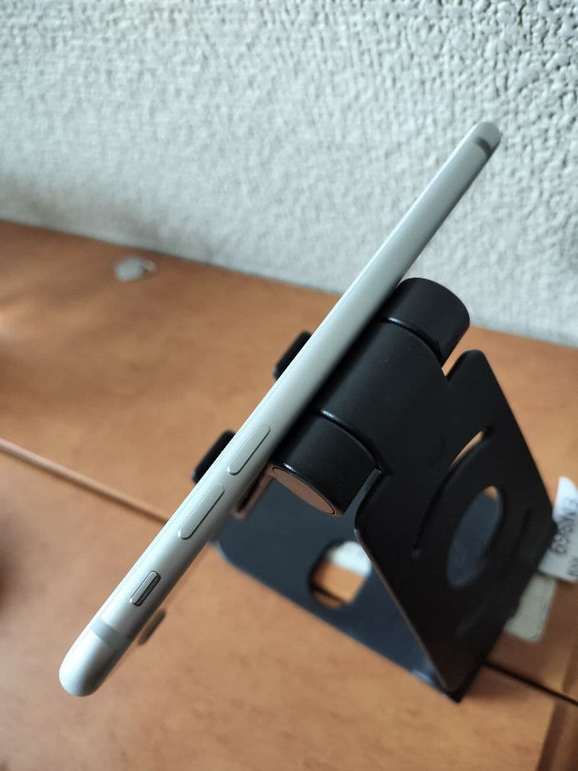 Apple iPhone 7 32GB simフリーバッテリー93%