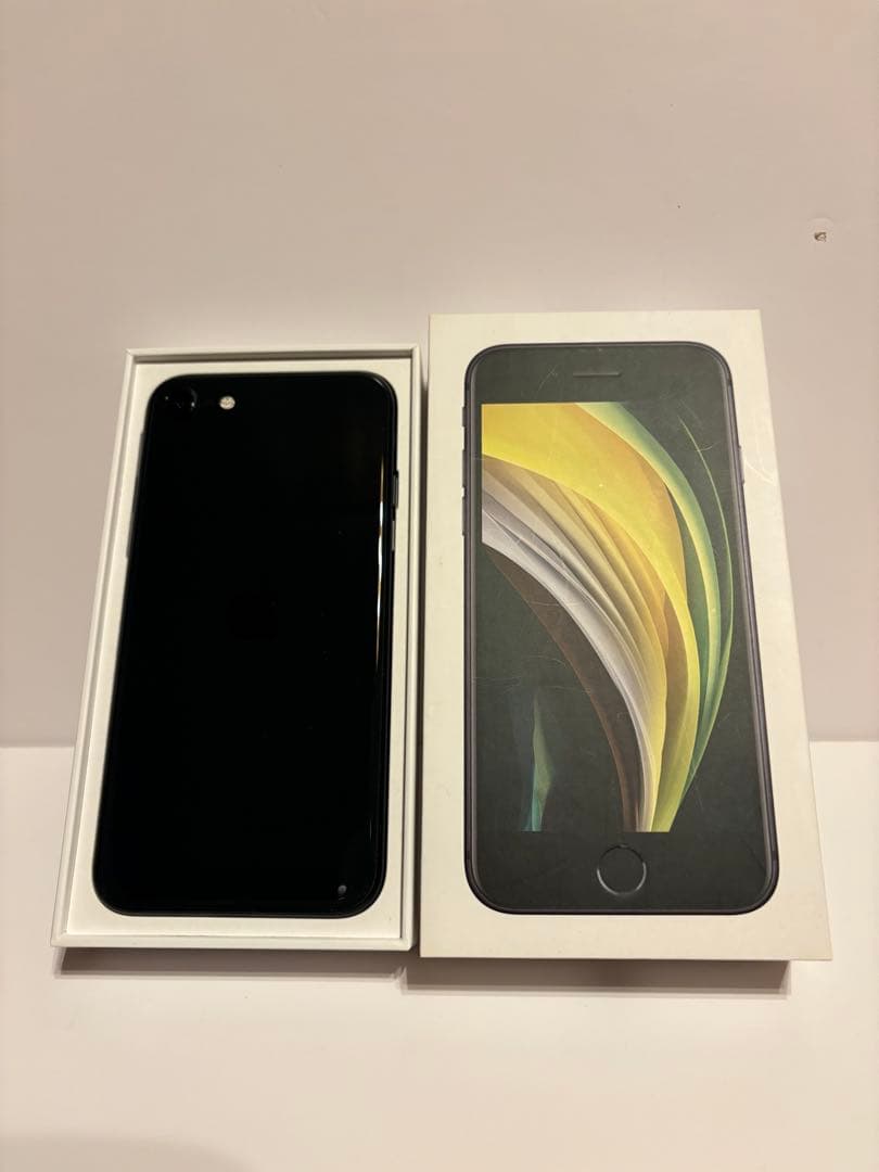 美品 iPhone SE 第2世代 64GB 黒 Simロックなし 本体のみ