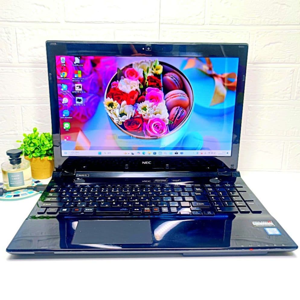 【お買い得】超大容量1TB✨カメラ付き黒ノートパソコン✨ブルーレイ✨データ整理に