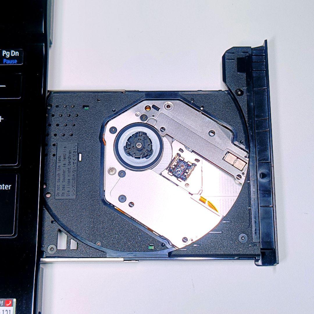 【お買い得】超大容量1TB✨カメラ付き黒ノートパソコン✨ブルーレイ✨データ整理に