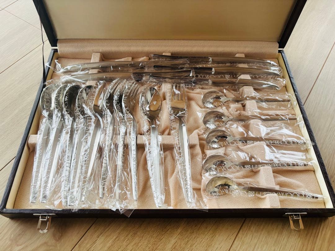新品　ラッキーウッド　18-10ステンレス　カトラリーセット