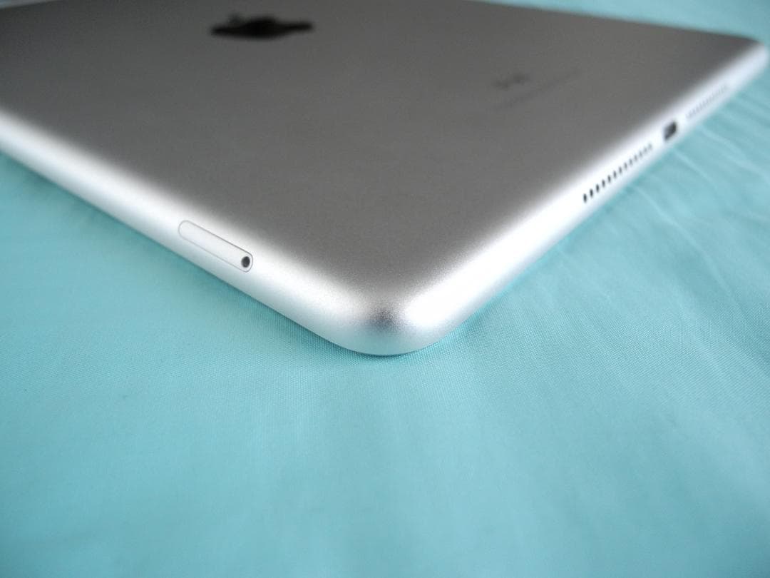 バッテリー93% 第6世代iPad SIMフリー