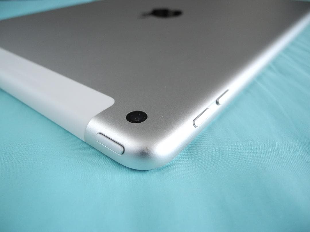 バッテリー93% 第6世代iPad SIMフリー