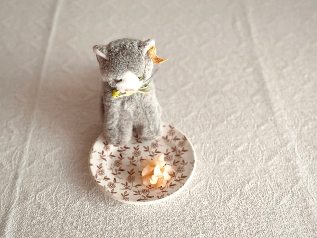 * antique plate ୨୧ ディネット 小さなお皿 ブラウン
