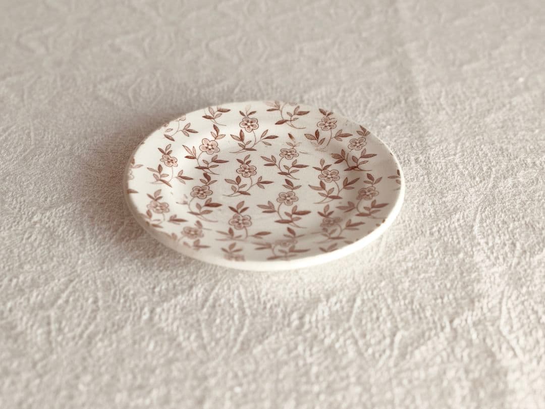 * antique plate ୨୧ ディネット 小さなお皿 ブラウン