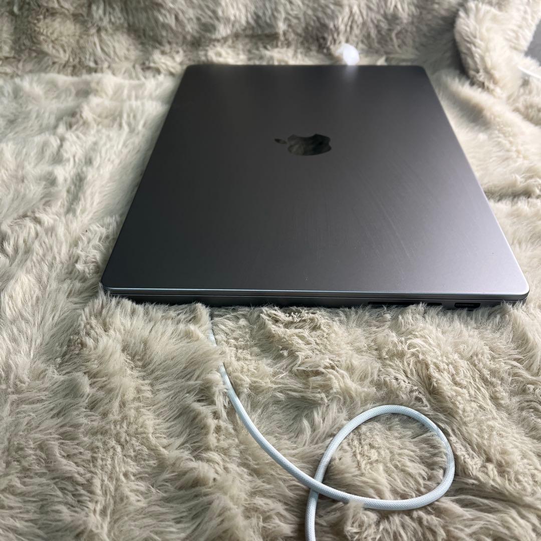 Apple MacBook Pro M1 2021 16インチ