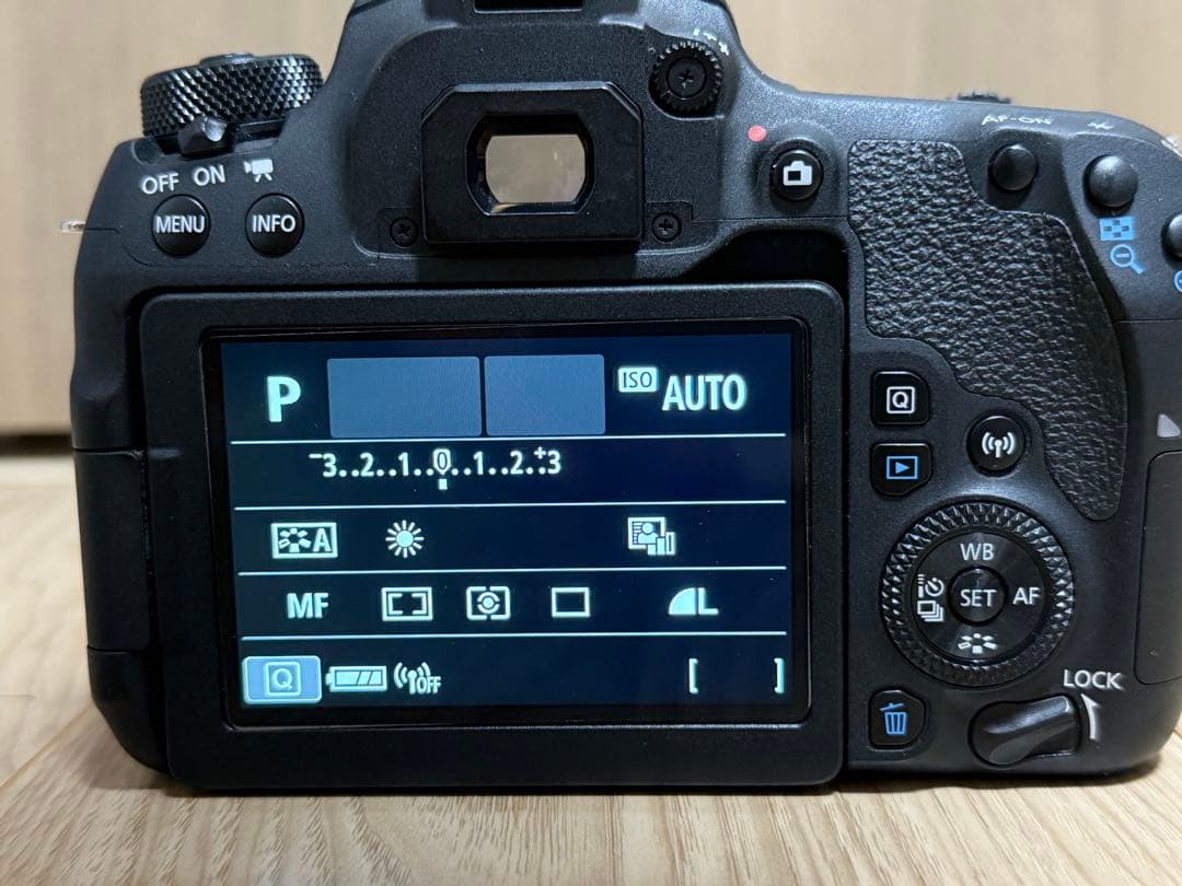 キャノン EOS 9000D EF-S18-135 IS USM キット