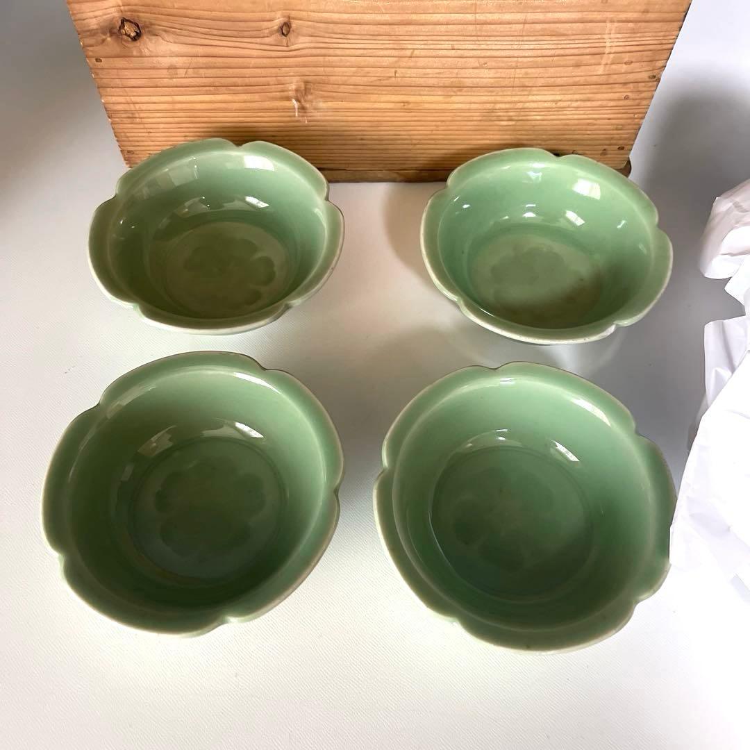『青磁骨董品』　★「花形小鉢」や「花びら型鉢」　アンティーク　18セット