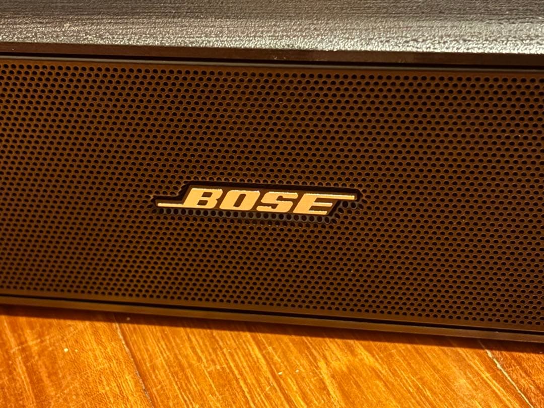 BOSE サウンドバー 本体&社外リモコンです