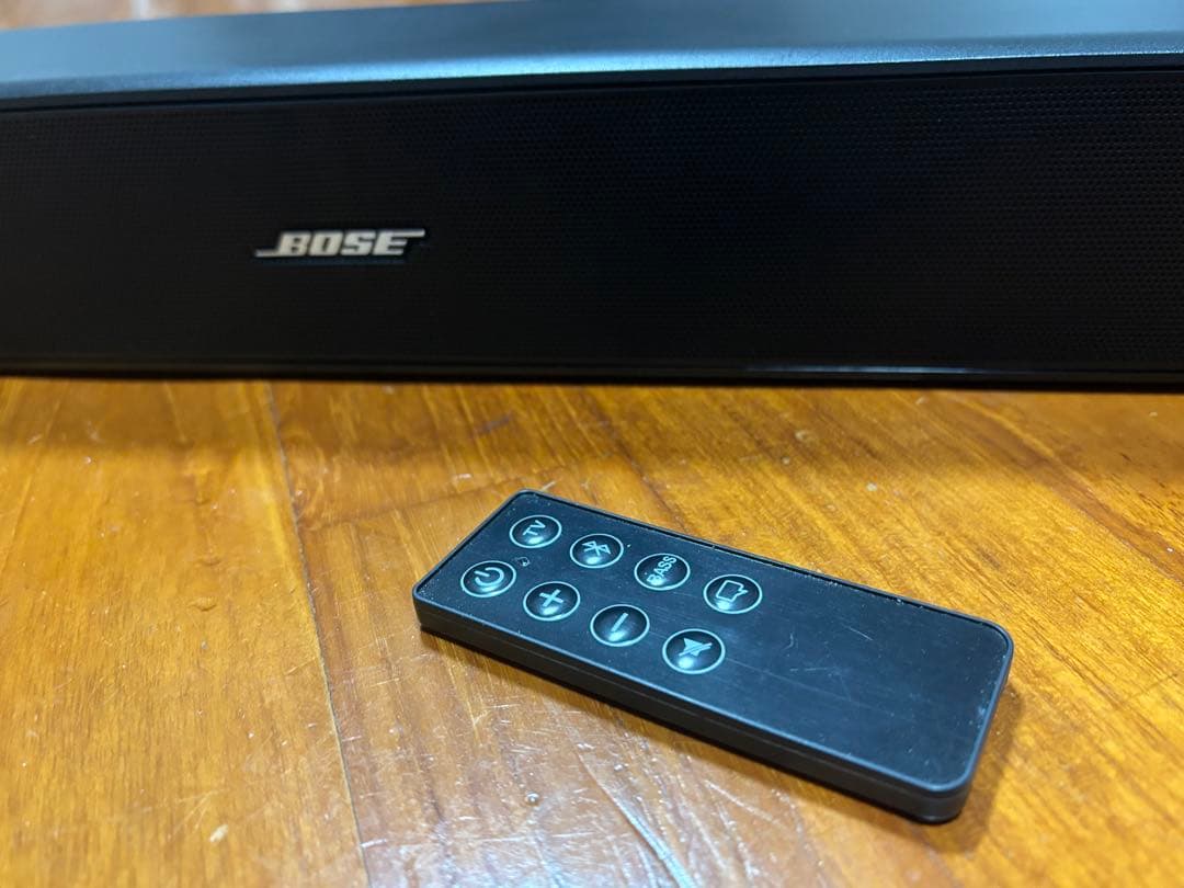 BOSE サウンドバー 本体&社外リモコンです