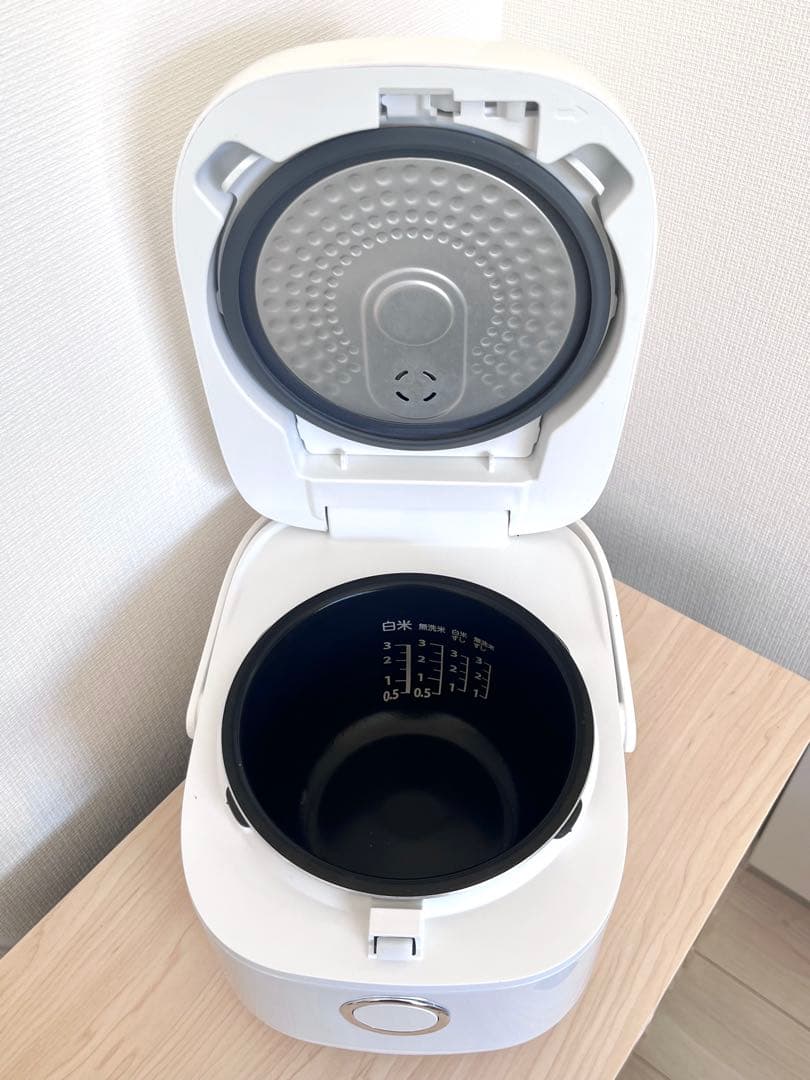 東芝 IH炊飯器 3合 23年製 ホワイト RC-5XT