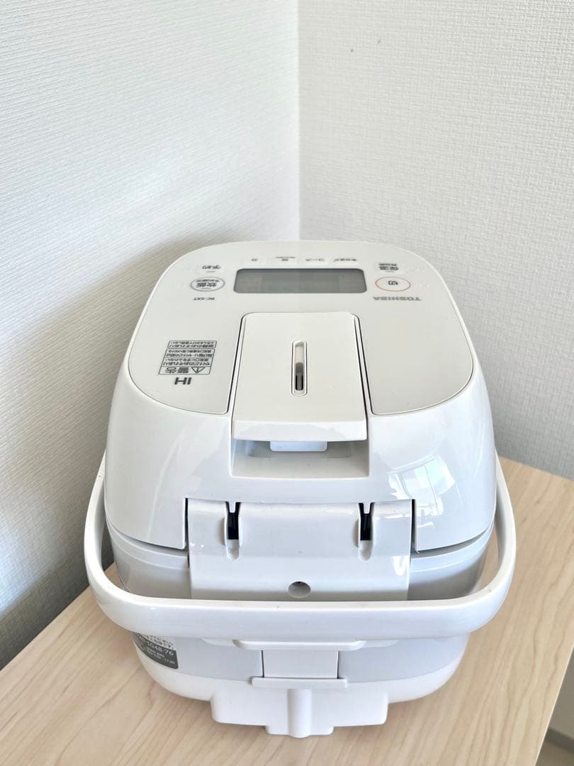 東芝 IH炊飯器 3合 23年製 ホワイト RC-5XT
