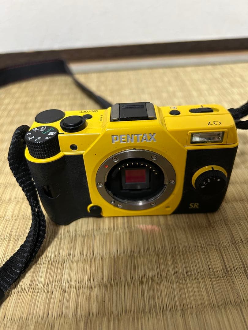 PENTAX Q7 イエロー