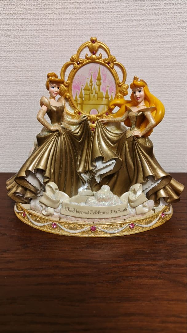 ディズニーシンデレラ　オーロラ姫フィギュア　置物