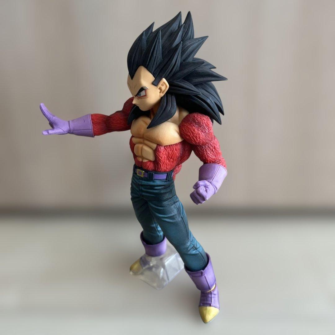 ドラゴンボール　超サイア人4ベジータフィギュア