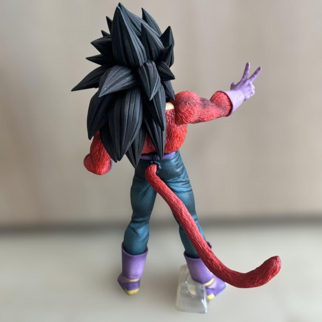 ドラゴンボール　超サイア人4ベジータフィギュア