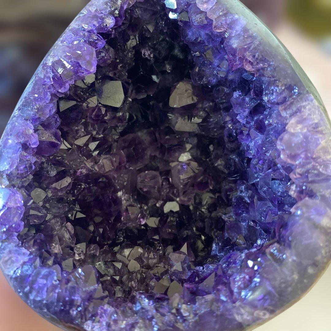 【極上】ウルグアイアメジストクラスター原石（恐竜の卵幸運水晶收藏品）