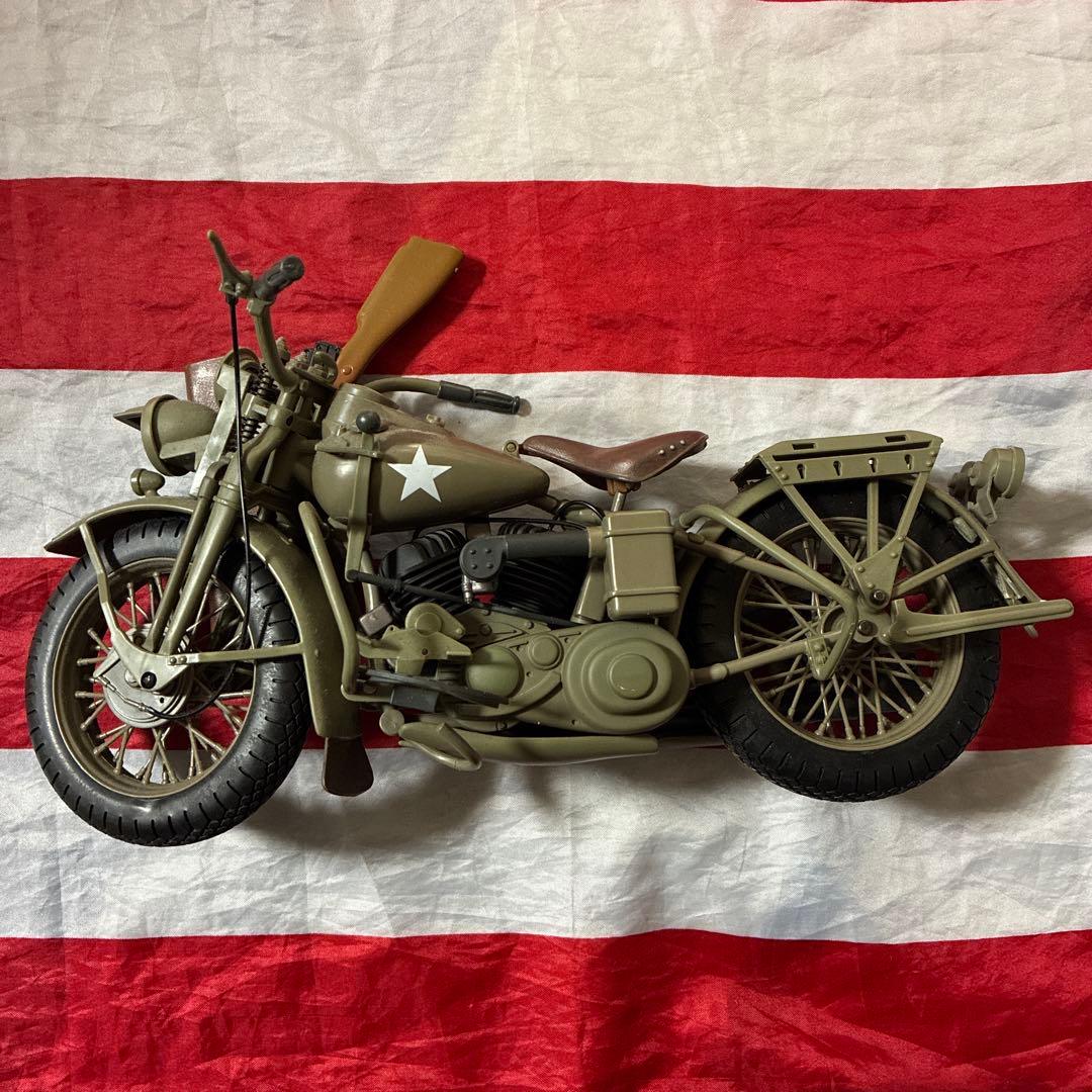 ハズブロ製1/6ハーレー・ダビッドソンWLA45&アメリカ陸軍伝令兵(訳あり品)