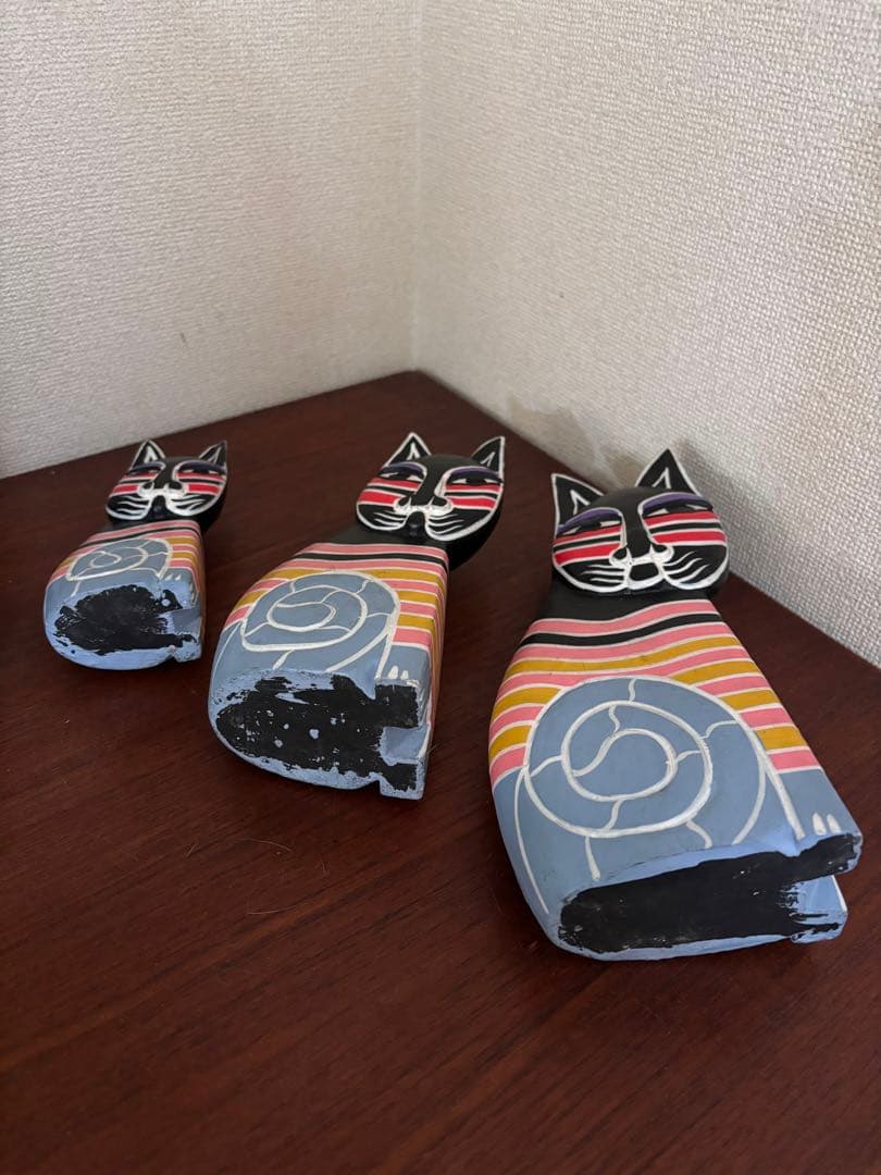 ローレル・バーチ木彫り人形、3体セット